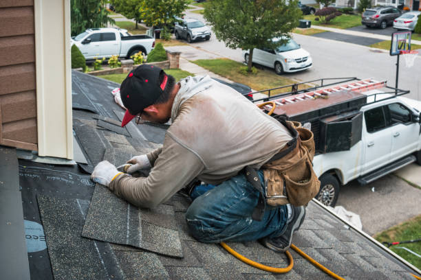 Professional Roofing technician working in Albion, IL